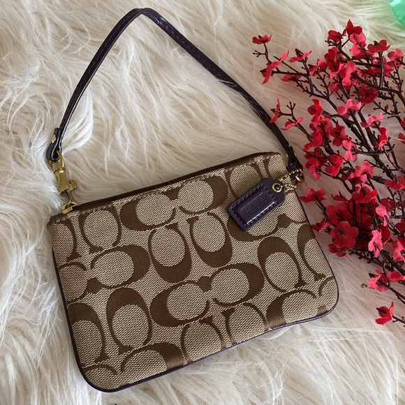 COACH small wristlet - Picture 5 of 9